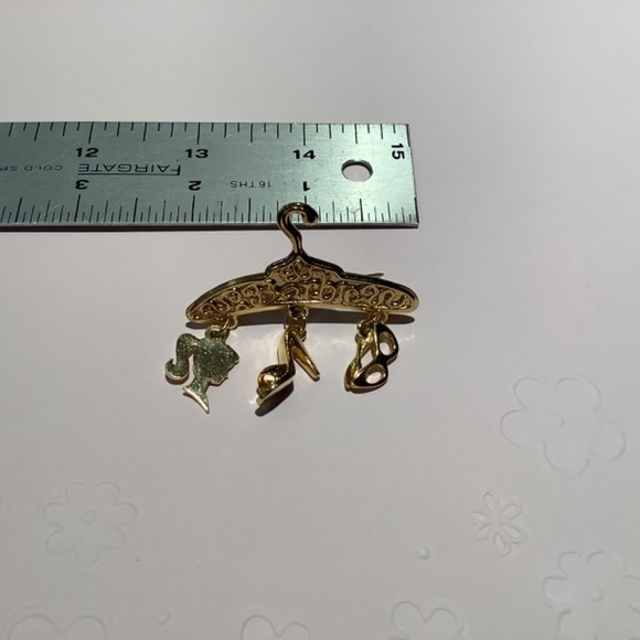 Vintage Avon Barbie Pin - Picture 4 of 4